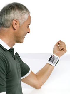 Ciśnieniomierz nadgarstkowy Boso Medistar+ z pamięcią 90 pomiarów