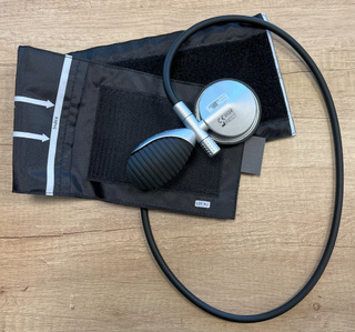 Ciśnieniomierz zegarowy lekarski Boso CLASSIC SATURN GS 2w1 zielony